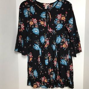 M arizona dress with floral pattern bell sleeve